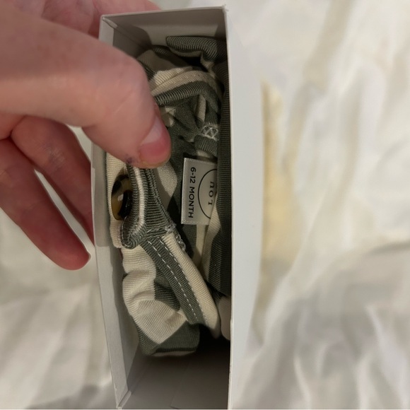 Lou Lou and Co:new never worn still in box,Morgan top&bottoms ,sz 6-12mth - Picture 3 of 5